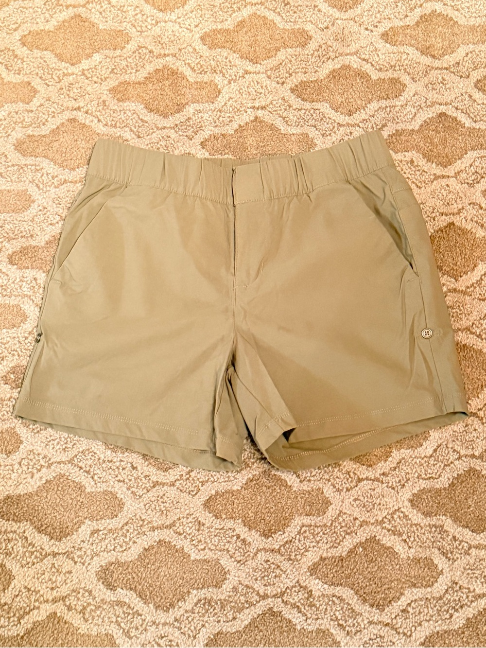 Women’s Columbia Olive Green Shorts- Size Medium